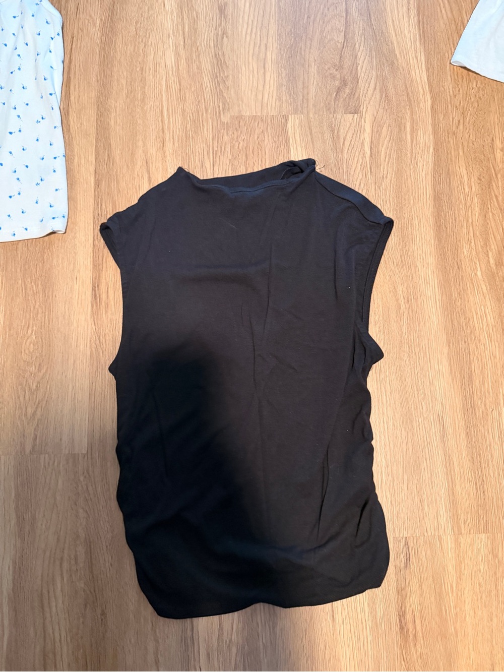 Women's Black Sleeveless mock neck side scrunch top